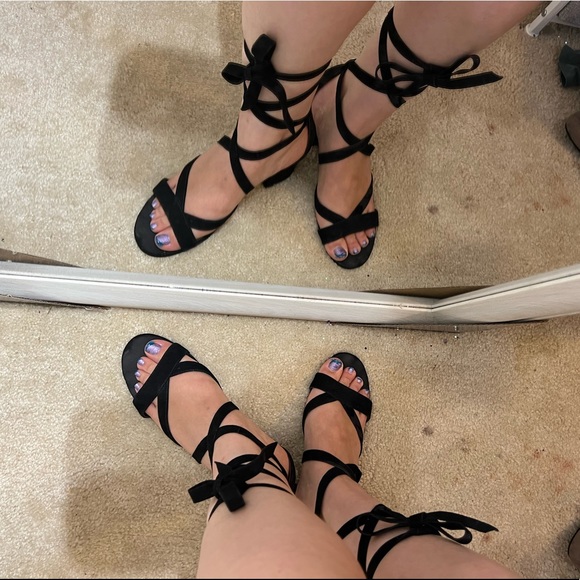 Sam Edelman Shoes - Y2K CHUNKY HEEL VINTAGE SAM EDELMAN BLACK VELVET CHUNKY HEEL LACE UP SANDAL HIGH
